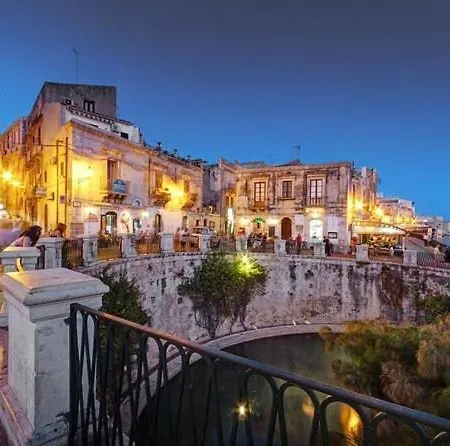 Ortigia Vacanze Apartamento *